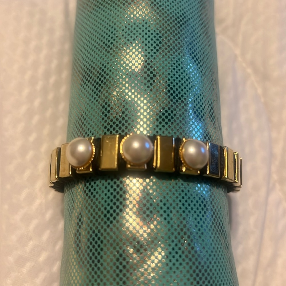 LaHola bracelet with gold rectangulars and 3 pearls